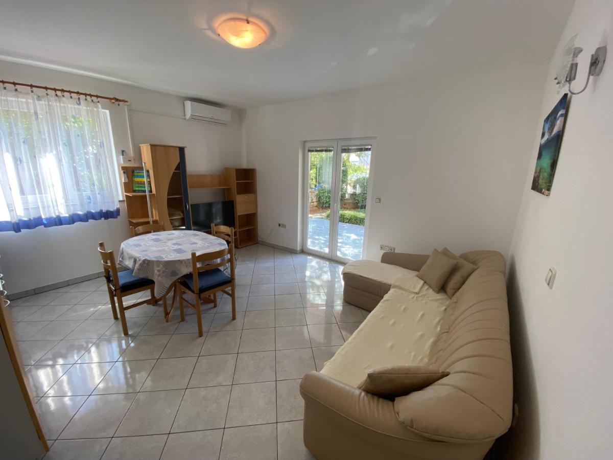 Apartments Malinska - Apartment 1 Екстер'єр фото