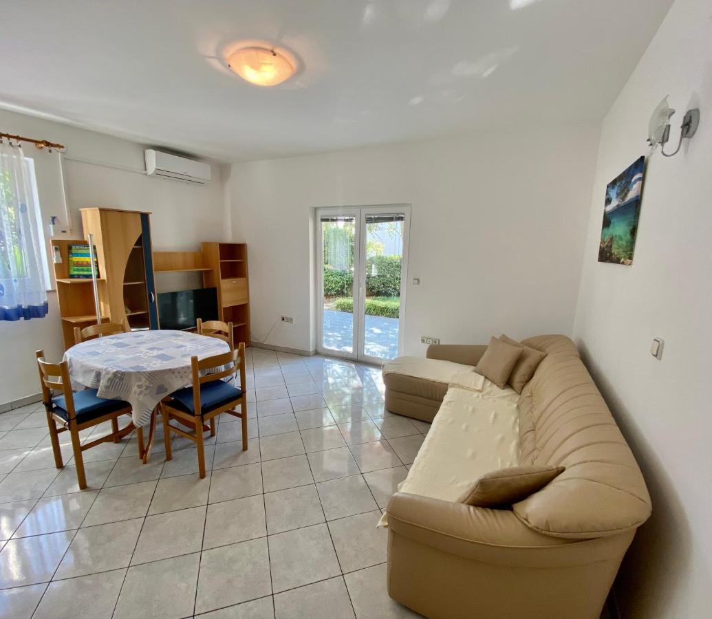 Apartments Malinska - Apartment 1 Екстер'єр фото